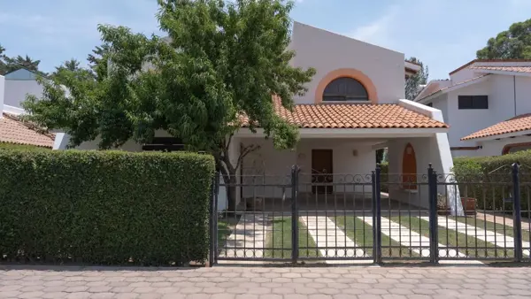 5.3 CASA EN VENTA A PIE DE CAMPO DE GOLF HOYO 6