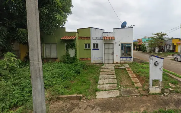 CASA EN VENTA  EN PLAYA TORTUGAS  12  FRACCIONAMIENTO LAS OLAS COSOLEACAQUE VER
