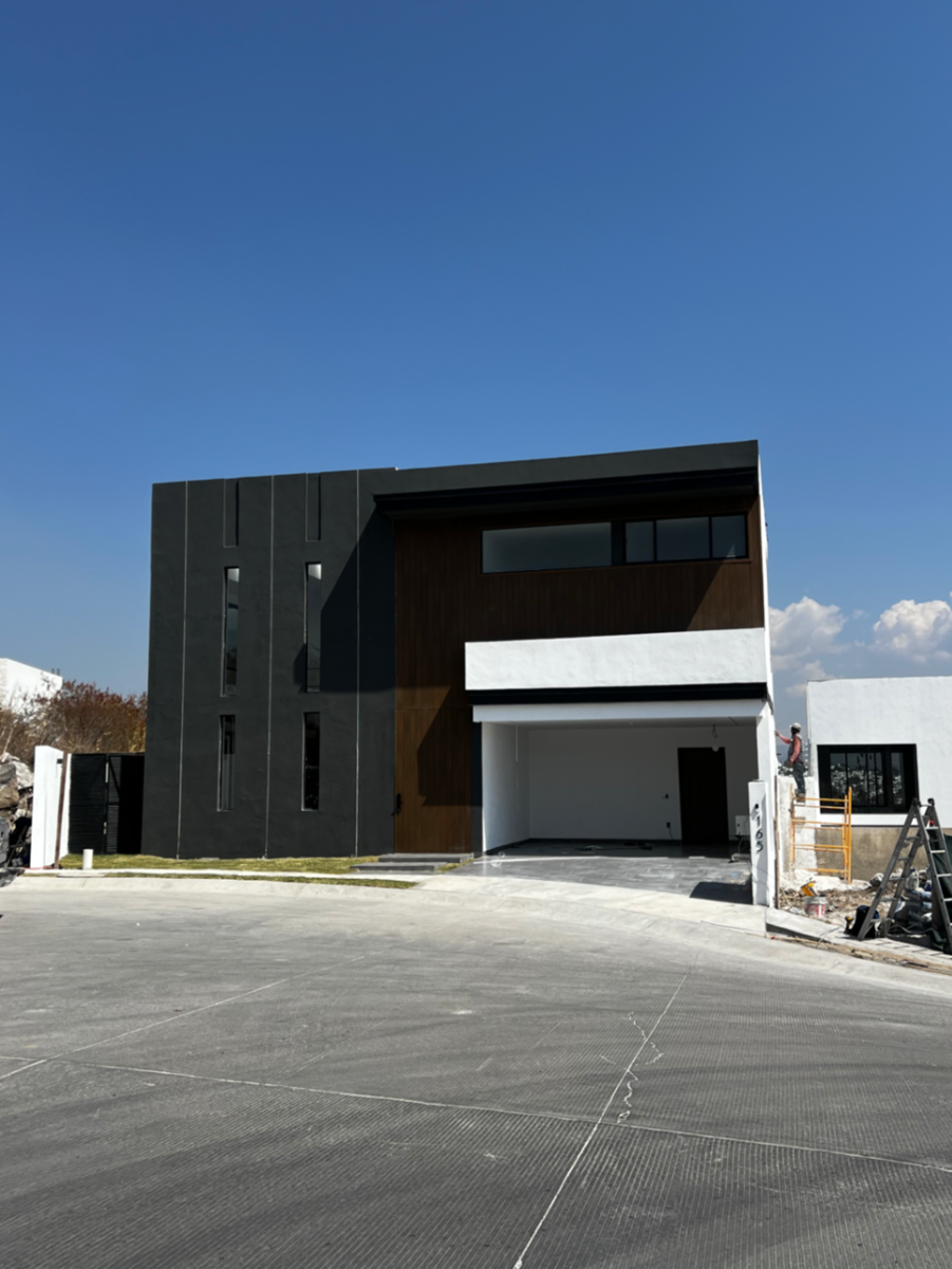Casa en venta en Zanda, León — foto 1 de 13