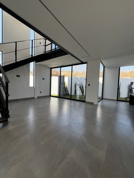 Casa en venta en Zanda, León — foto 2 de 13