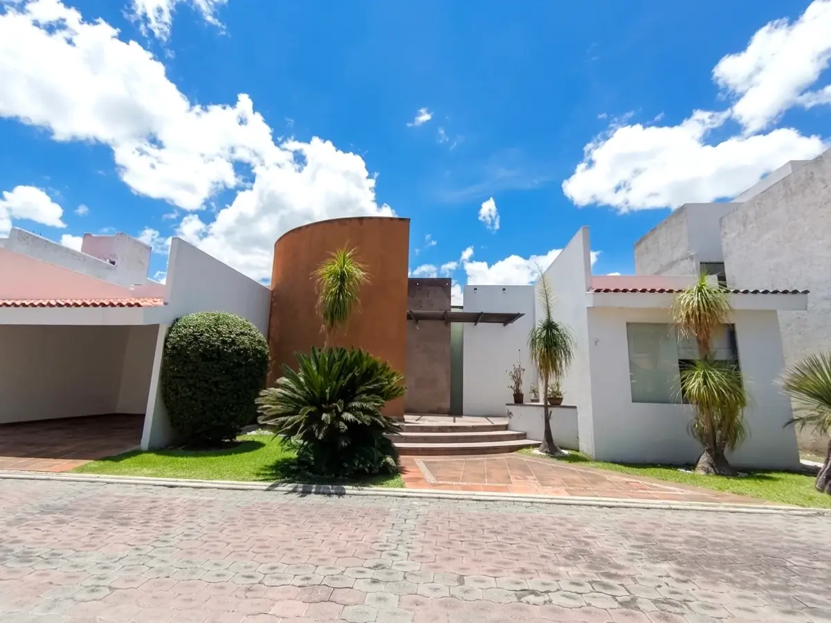 Casa en venta en Santiago Momoxpan, San Pedro Cholula — foto 1 de 43