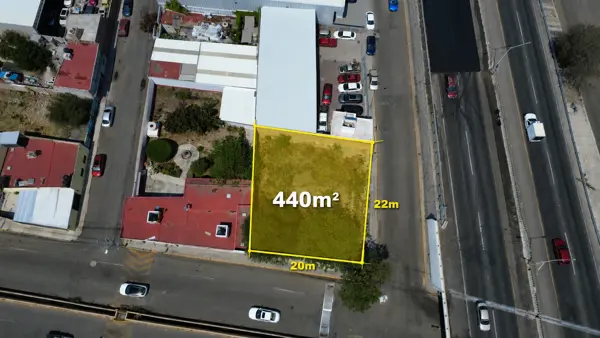 TERRENO COMERCIAL EN RENTA EN CORREGIDORA, FRENTE A TEC MILENIO