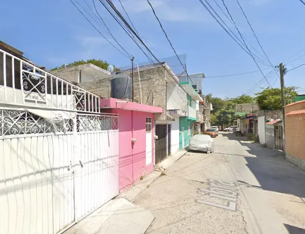 Casa en venta en Gral. Adrián Castrejón Iguala Guerrero, compra con el banco, no se aceptan créditos