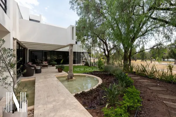 Casa en venta en Los Naranjos, León: Club de Golf, 3 niveles, excelente ubicación