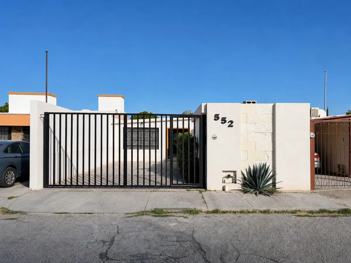 Casa en venta en Navarro, Torreón — foto 1 de 13