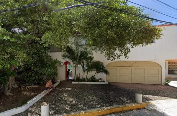 Casa en venta en Las Playas Acapulco, compra con el banco, no se aceptan créditos