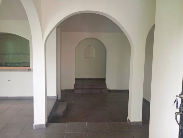 Casa en venta en Los Tulipanes, Saltillo — foto 3 de 11