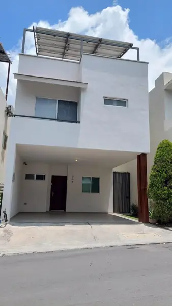 Casa en Renta en Paseo del Vergel, Monterrey: 3 Recámaras y Seguridad Casa en Renta en Paseo del Vergel, Monterrey: 3 Recámaras y Seguridad
