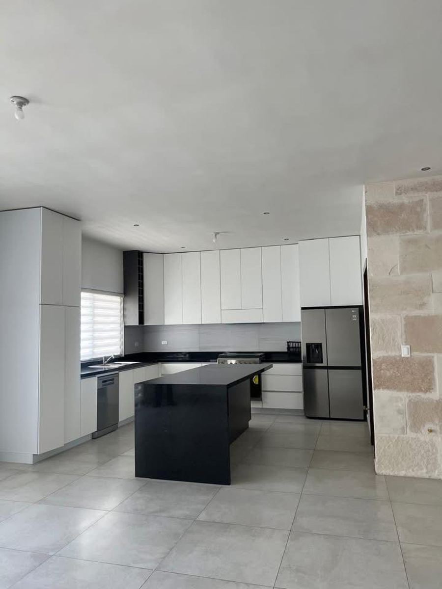 Casa en renta en Rincón de Alcántara, Saltillo — foto 1 de 15