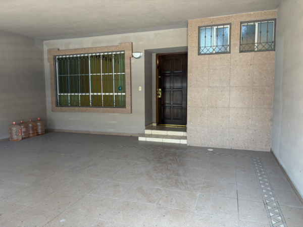 Casa en venta en Las Cumbres, Monterrey — foto 2 de 10