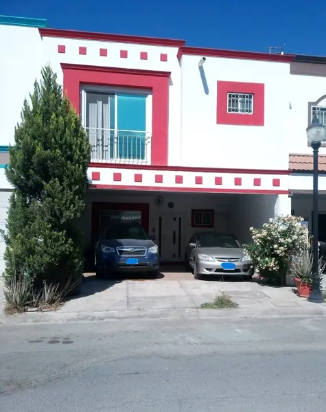 Casa en venta en Privadas de Cumbres, Monterrey - 3 recámaras, jardín y seguridad