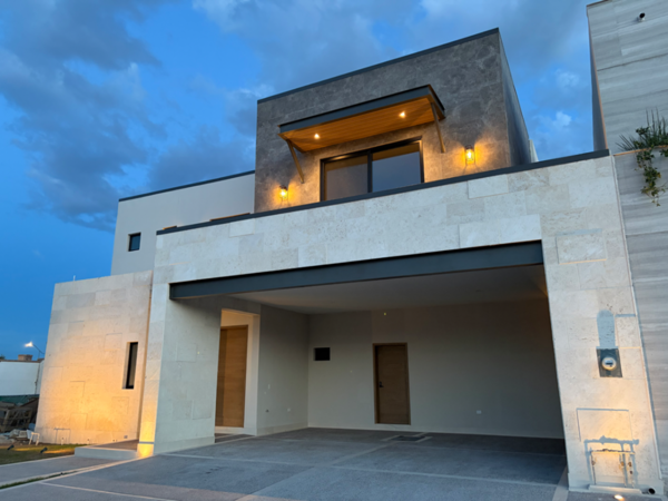 Casa en venta en La Cava, Gómez Palacio — foto 2 de 57