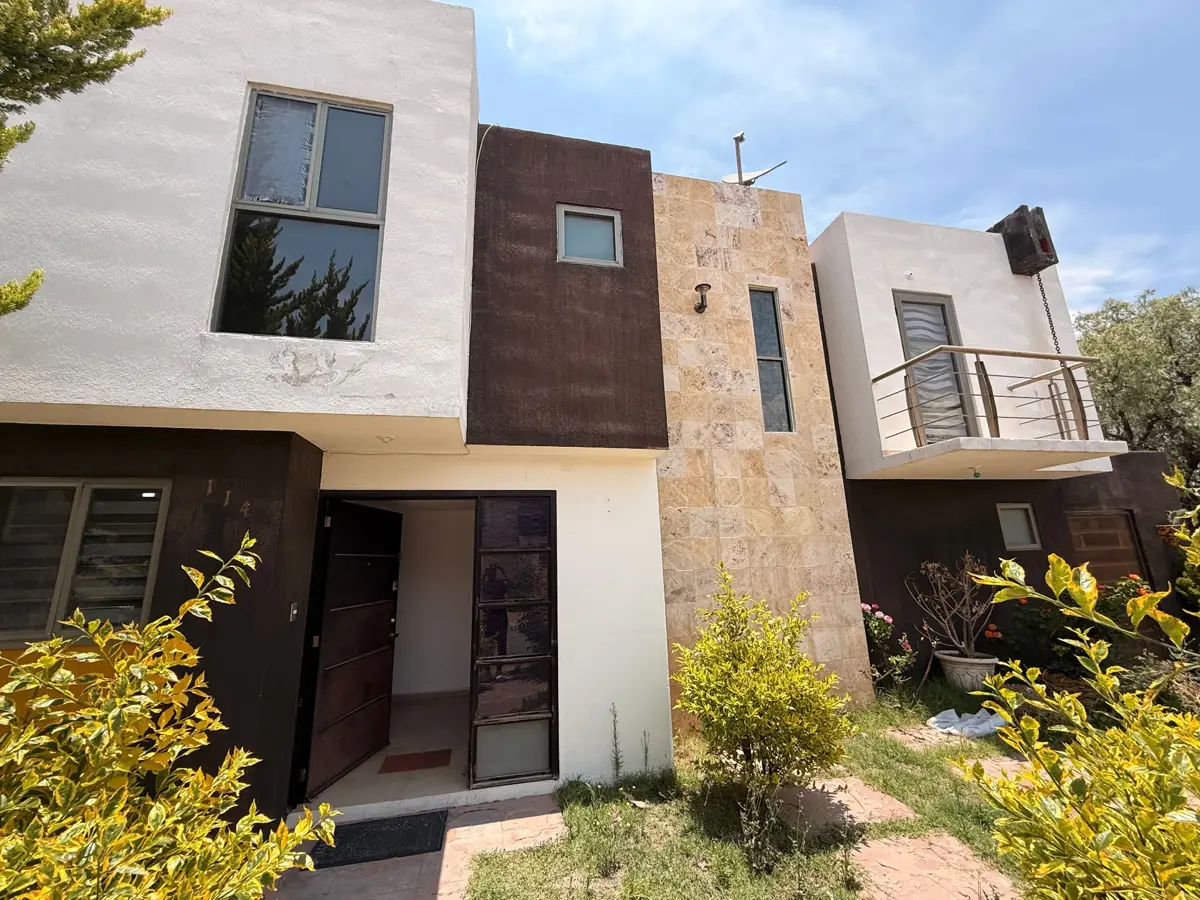 Casa en venta en Paseos de Chavarría, Mineral de la Reforma — foto 1 de 19