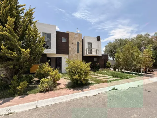 Casa en venta en Paseos de Chavarría, Mineral de la Reforma — foto 2 de 19