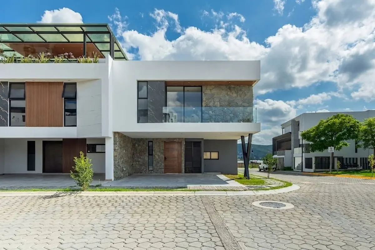 Casa en venta en Lomas de Angelópolis, San Andrés Cholula — foto 1 de 29