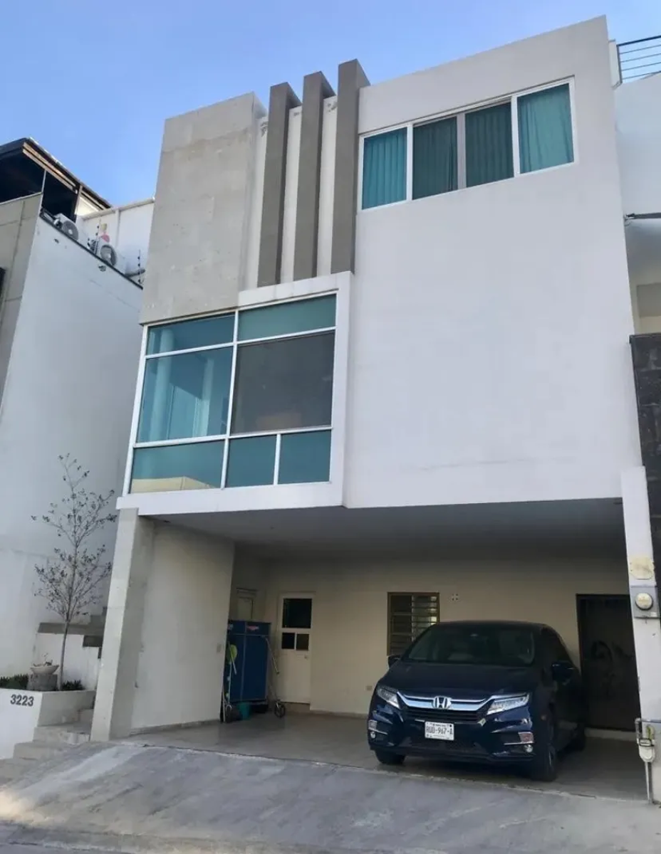Casa en venta en Colinas del Valle, Monterrey — foto 1 de 21