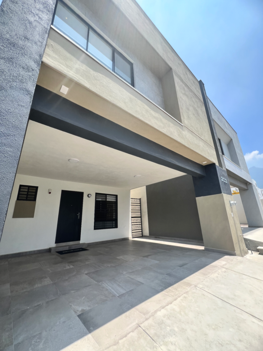 Casa en venta en Verania, García — foto 1 de 10