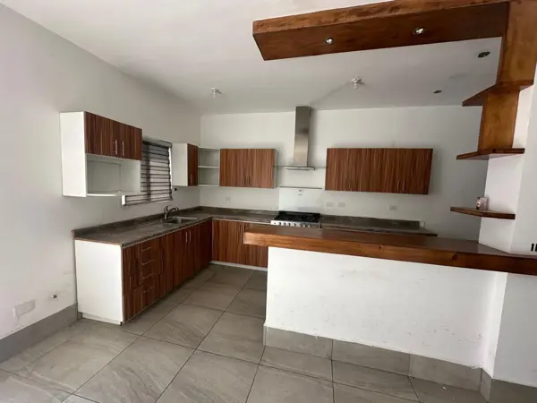 Casa en Renta en Residencial la Huasteca, Santa Catarina, Nuevo León 2