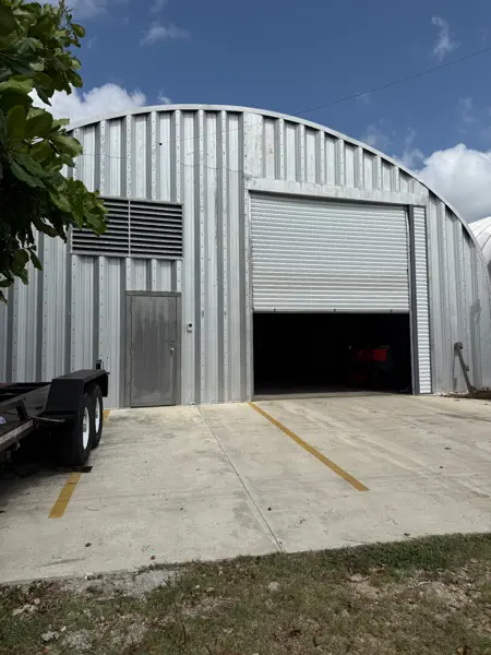 ¡BODEGA COMERCIAL EN RENTA! | 500 m² con Oficinas y Excelente Altura