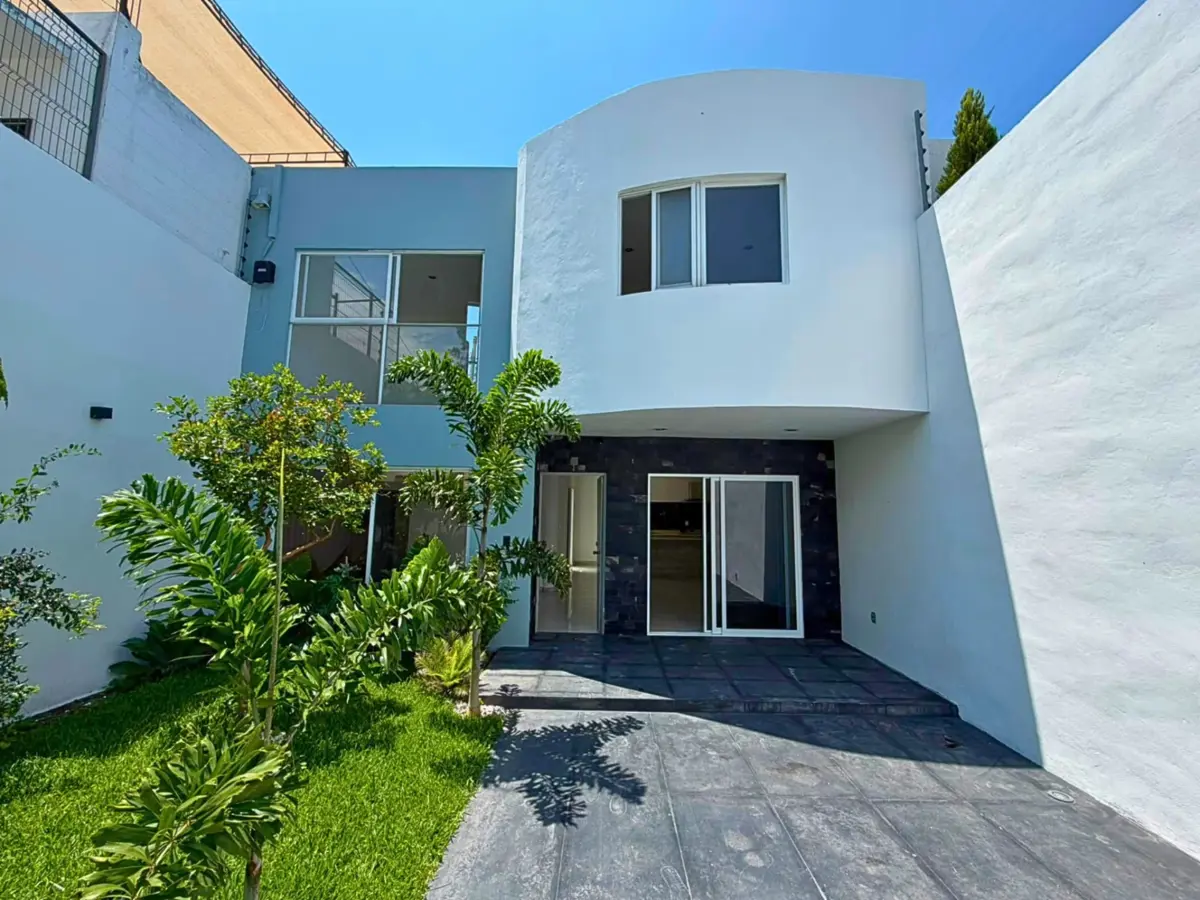 Casa en venta en Otilio Montaño, Jiutepec — foto 1 de 24