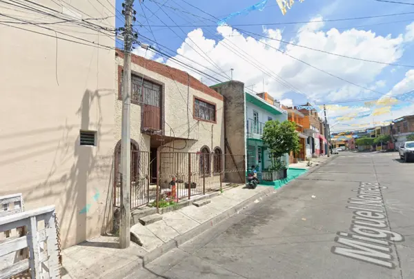 Casa en venta en Heliodoro Hernández Loza 2a Secc, Guadalajara — foto 3 de 6