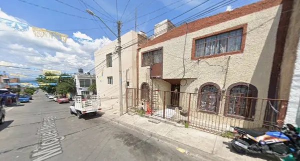 Casa en venta en Heliodoro Hernández Loza 2a Secc, Guadalajara — foto 2 de 6