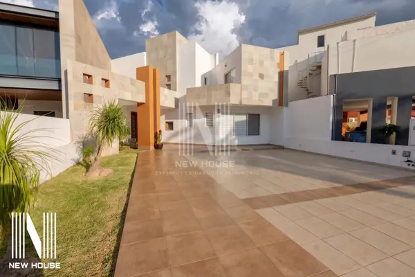 Casa en venta en Los Naranjos, León — foto 2 de 63