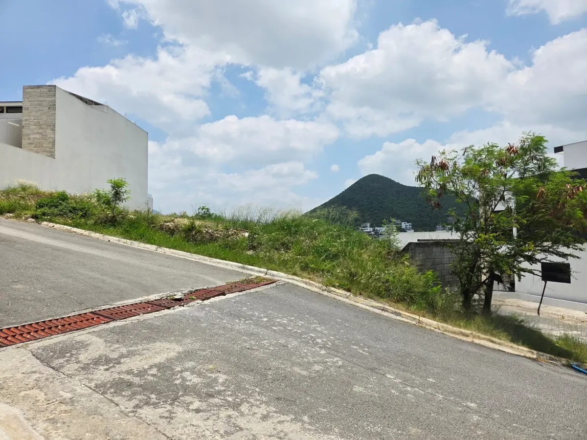 TERRENO EN VENTA EN VALLE DE BOSQUENCINOS TERRENO EN VENTA EN VALLE DE BOSQUENCINOS