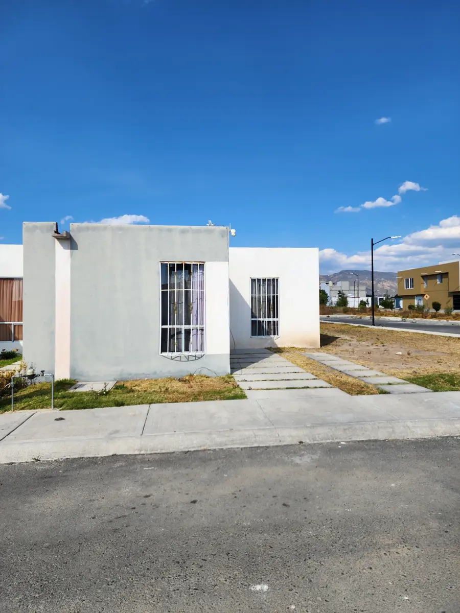 Casa en venta en Paseos de Chavarría, Mineral de la Reforma — foto 1 de 8