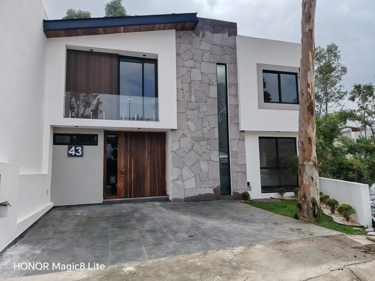 Casa en venta en Bosque Monarca, Morelia — foto 1 de 26