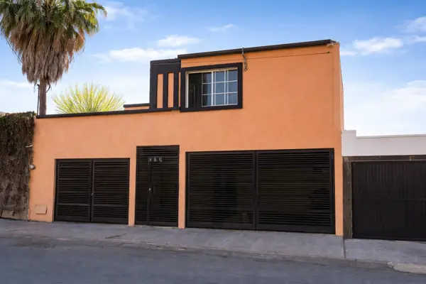 Oportunidad! Casa de 5 habitaciones en Magisterio / Saltillo