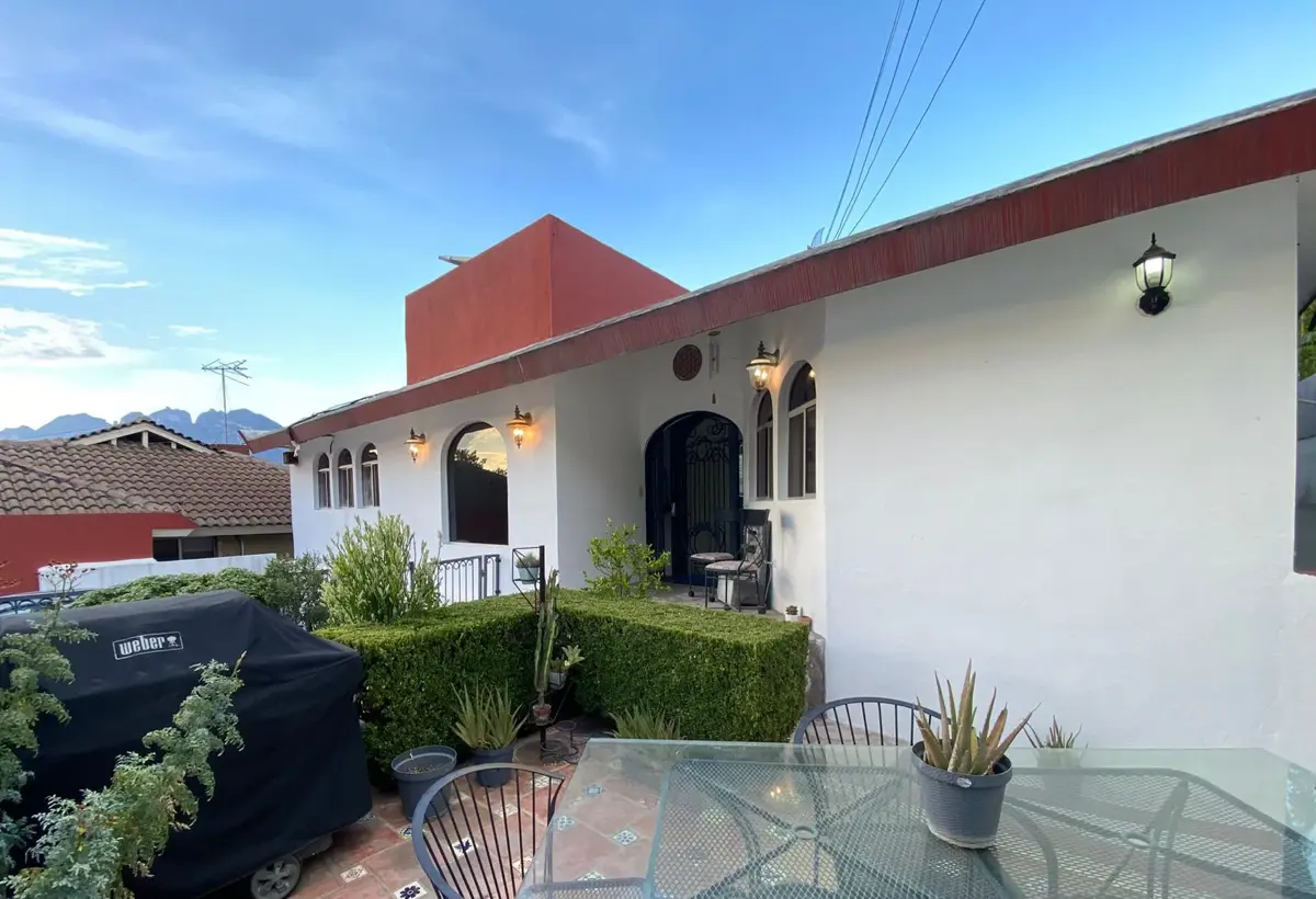 Casa en venta en Lomas del Valle, San Pedro Garza García — foto 1 de 24