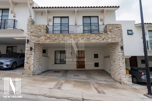 Casa en VENTA en Lombardia Residencial 4