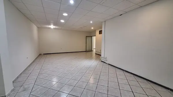 Renta de Local Comercial en Valdez Sánchez y Abasolo | 50m² Plaza Santa Lucía