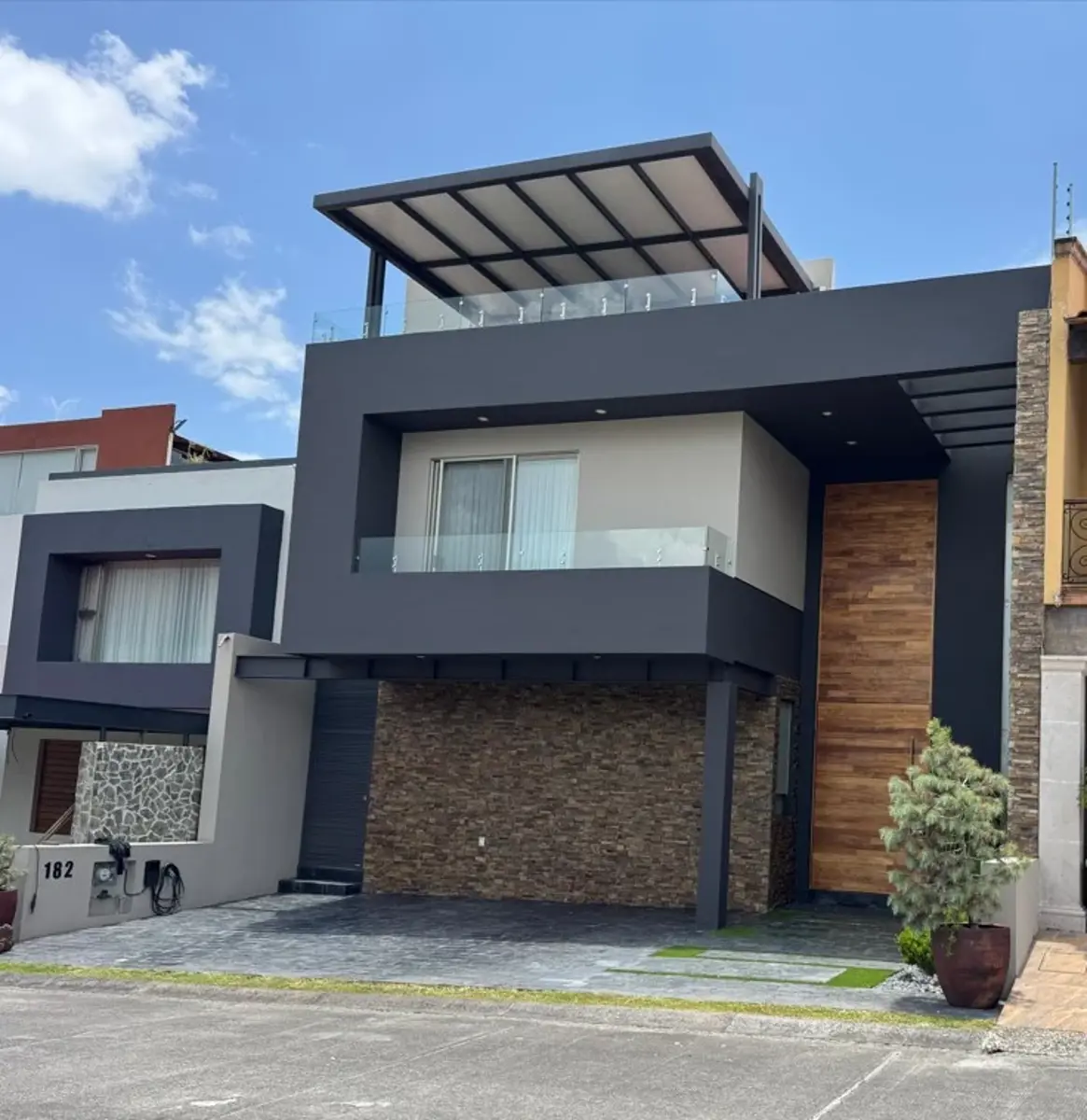 Casa en venta en El Monasterio, Morelia — foto 1 de 38