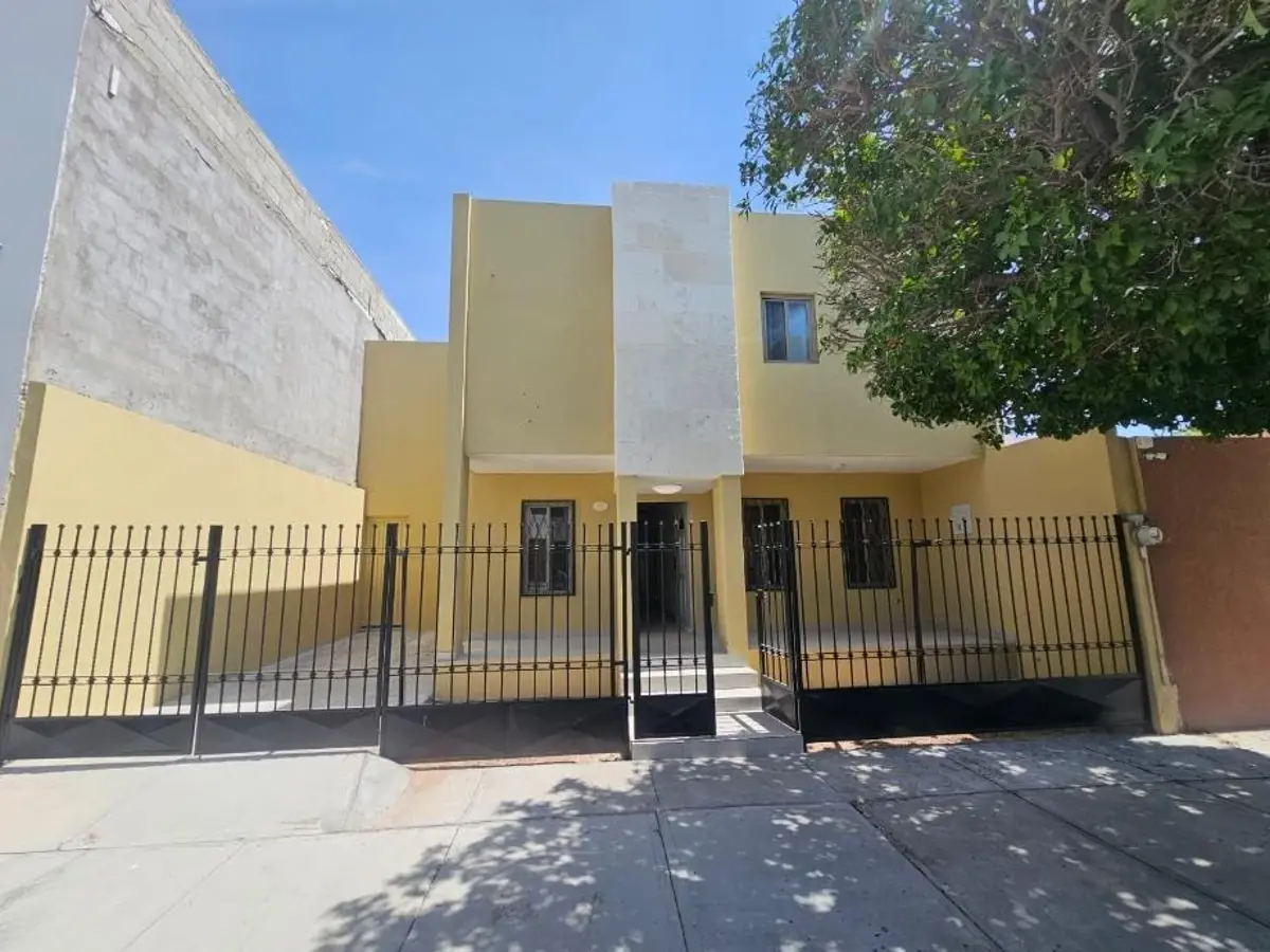 Vista 2 de Casa en Venta en Torreon Jardin, Torreón, Coahuila de Zaragoza