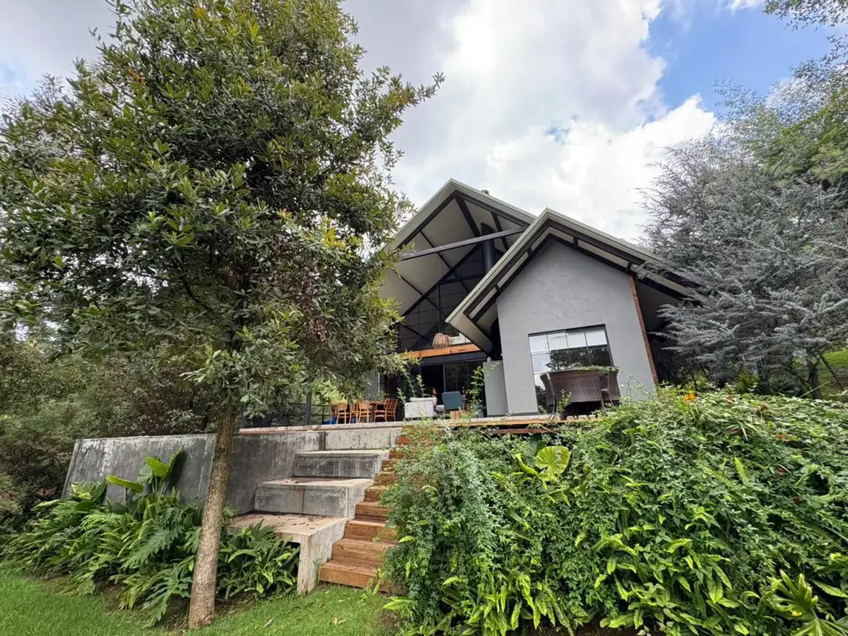 Casa en venta en San Simón el Alto, Valle de Bravo — foto 1 de 25