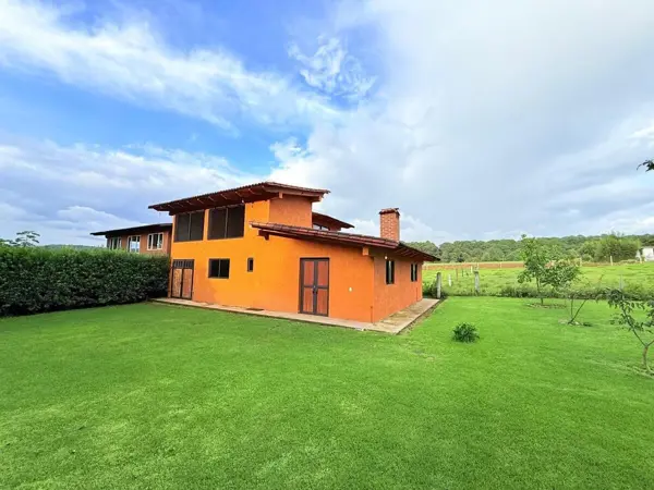 CASA EN RENTA, CERRO COLORADO.