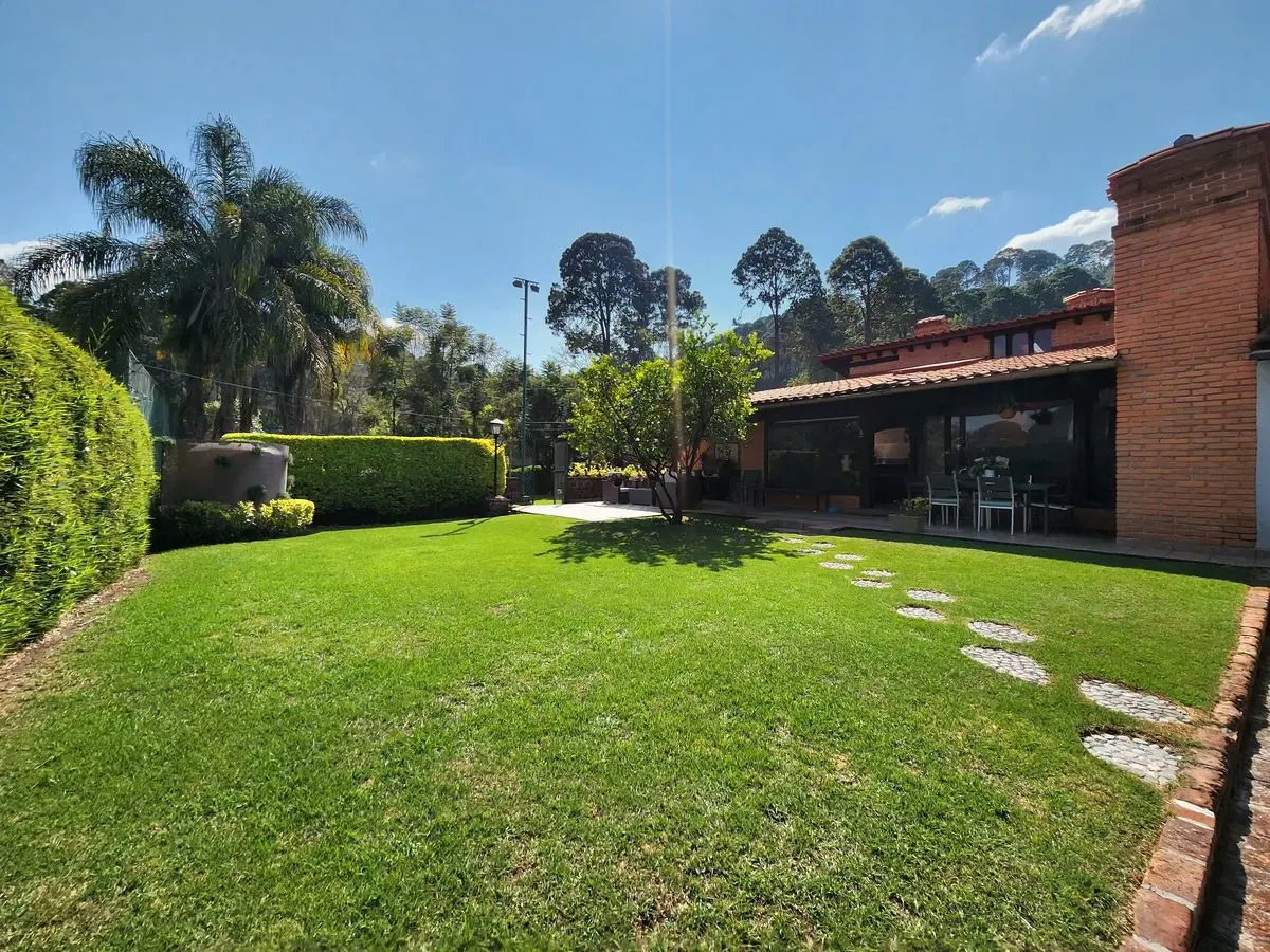 Casa en renta en Avandaro, Valle de Bravo — foto 1 de 31