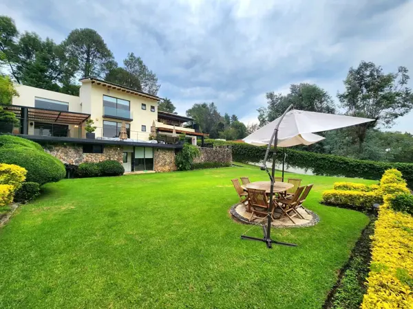 Casa en venta en Avandaro, Valle de Bravo — foto 2 de 46