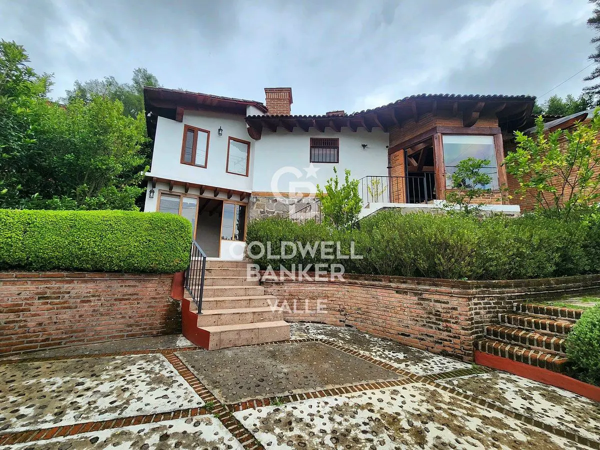 Casa en venta en Avandaro, Valle de Bravo — foto 1 de 25