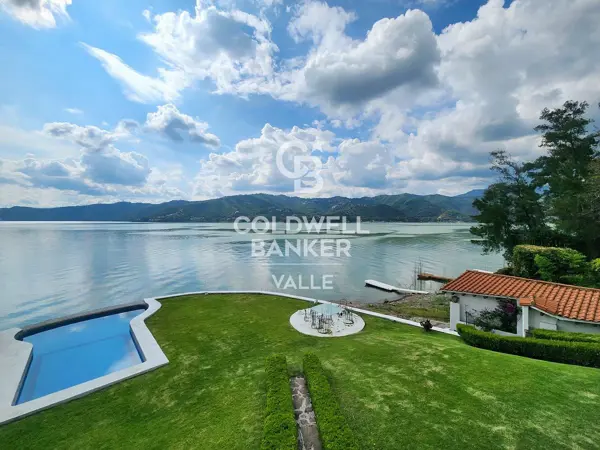Casa en renta en La Peña, Valle de Bravo — foto 3 de 32