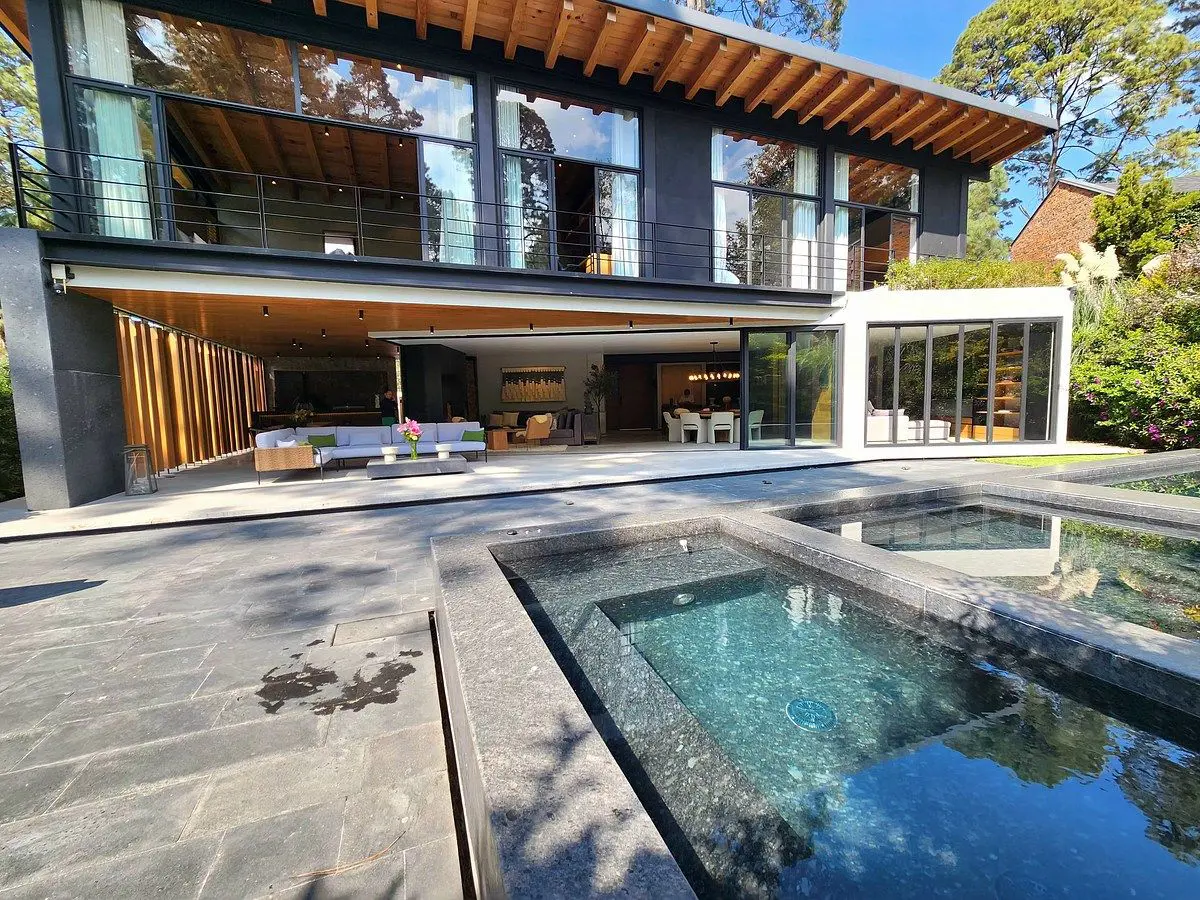 Casa en venta en Rancho Avándaro, Valle de Bravo — foto 1 de 47