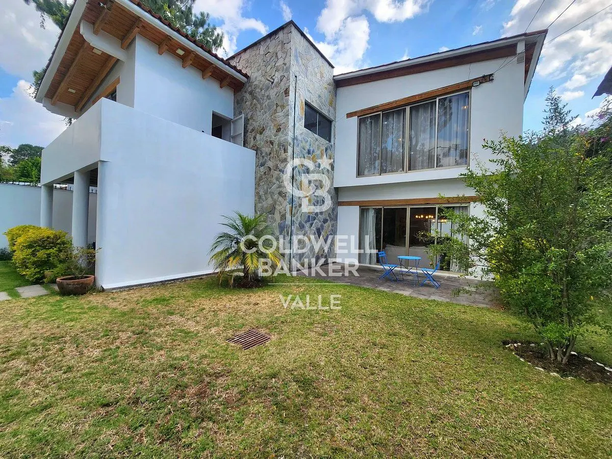 Casa en venta en Avandaro, Valle de Bravo — foto 1 de 32