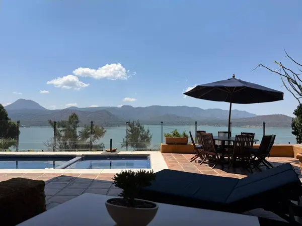 Casa en renta en La Peña, Valle de Bravo — foto 2 de 20