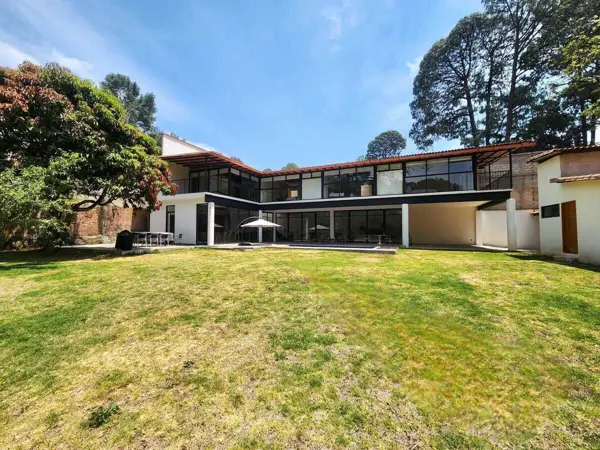 Casa en venta en Avandaro, Valle de Bravo — foto 2 de 41