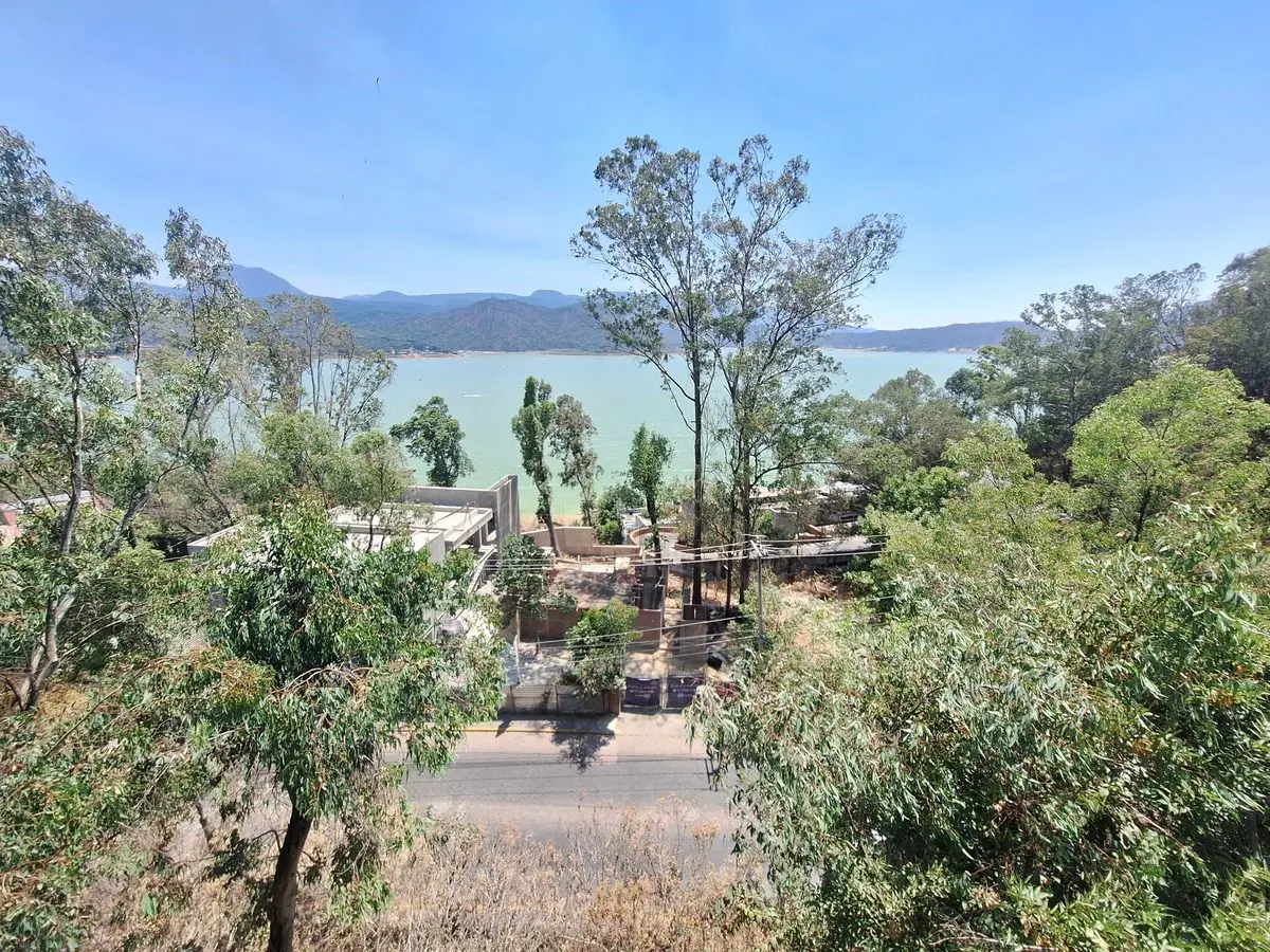 Terreno en venta en Valle de Bravo, Valle de Bravo — foto 1 de 5