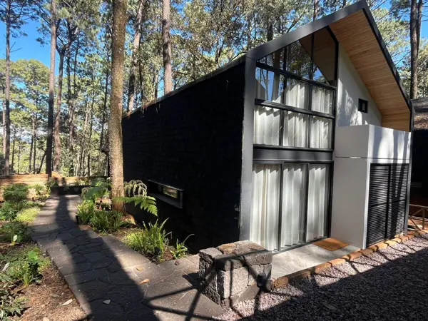Casa en venta en Avandaro, Valle de Bravo — foto 2 de 16
