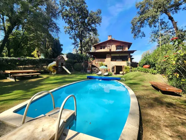 Casa en venta en Avandaro, Valle de Bravo — foto 2 de 37