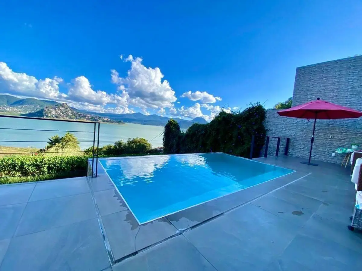 Casa en venta en San Gaspar, Valle de Bravo — foto 1 de 17